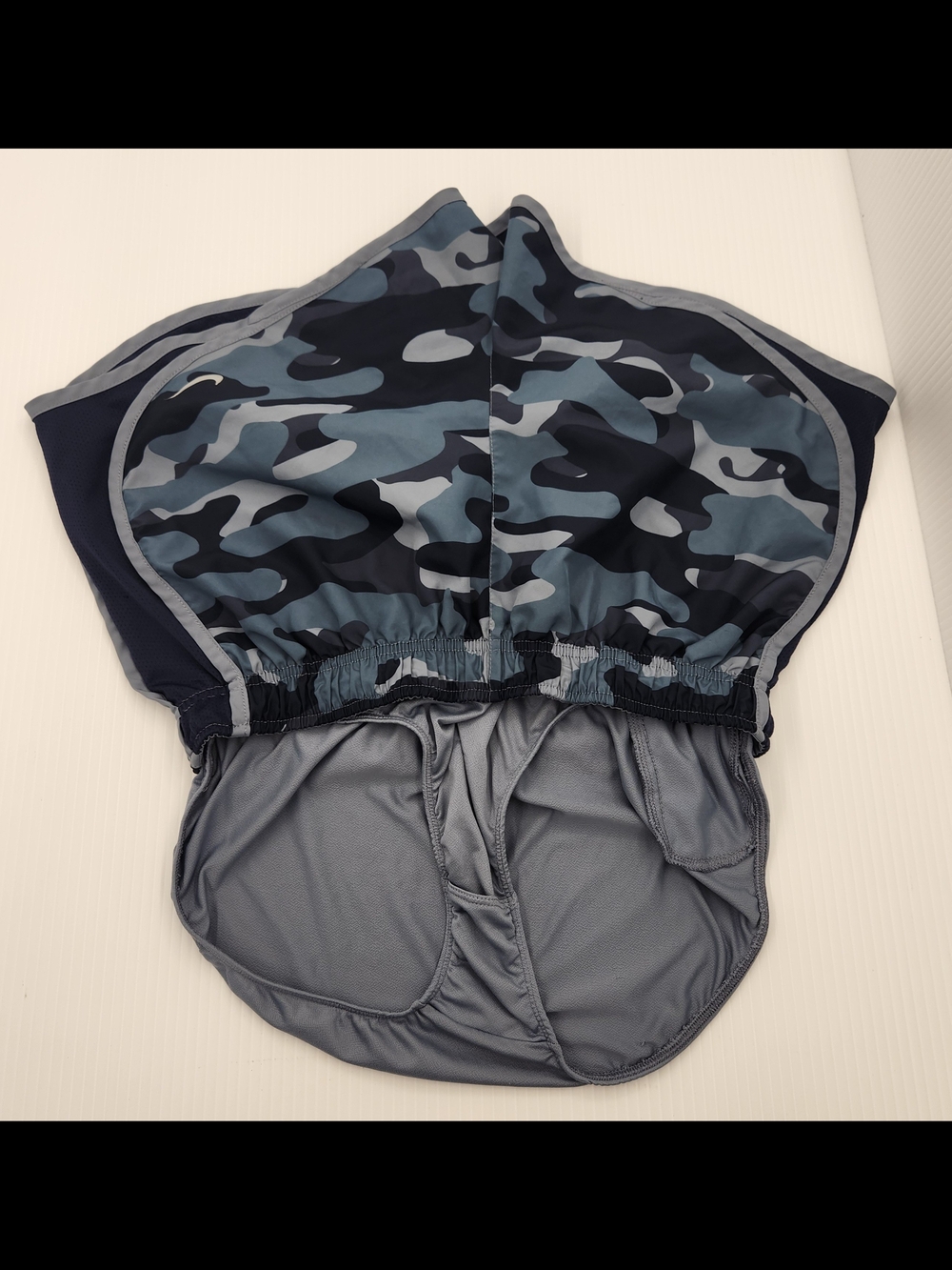 Nike Women’s Blue Camo Athletic Shorts - Picture 6 of 9